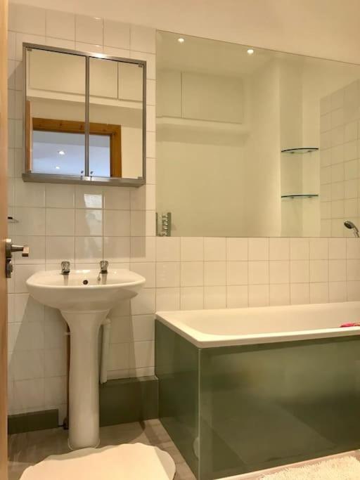 Quiet Kensington Flat Ideal For Central London Kültér fotó