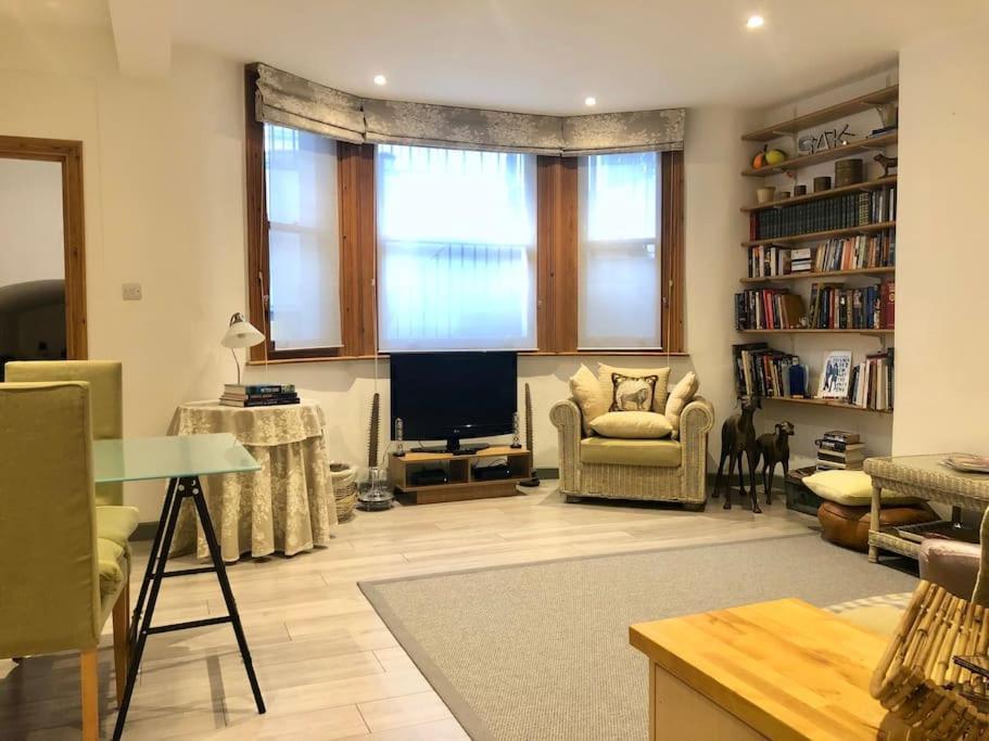 Quiet Kensington Flat Ideal For Central London Kültér fotó